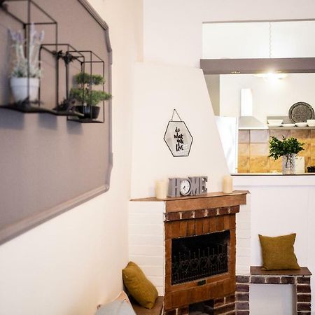 Art Downtown Alecsandri St Luxury Apartment Oradea Bagian luar foto