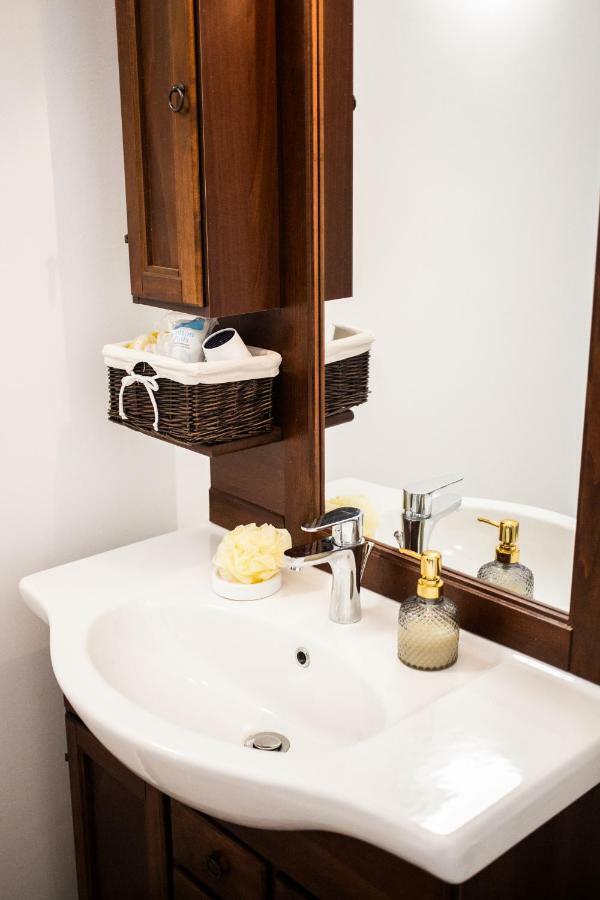 Art Downtown Alecsandri St Luxury Apartment Oradea Bagian luar foto