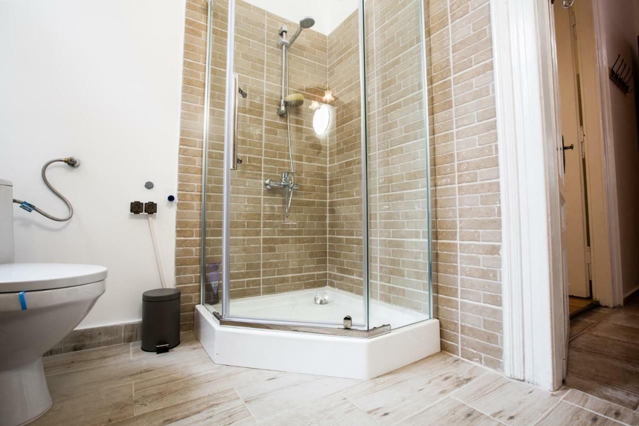 Art Downtown Alecsandri St Luxury Apartment Oradea Bagian luar foto